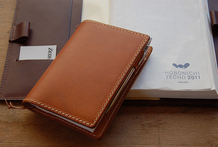 イタリア革を使ったほぼ日手帳カバー・文庫&カズンA5版「革鞄のHERZ公式通販」