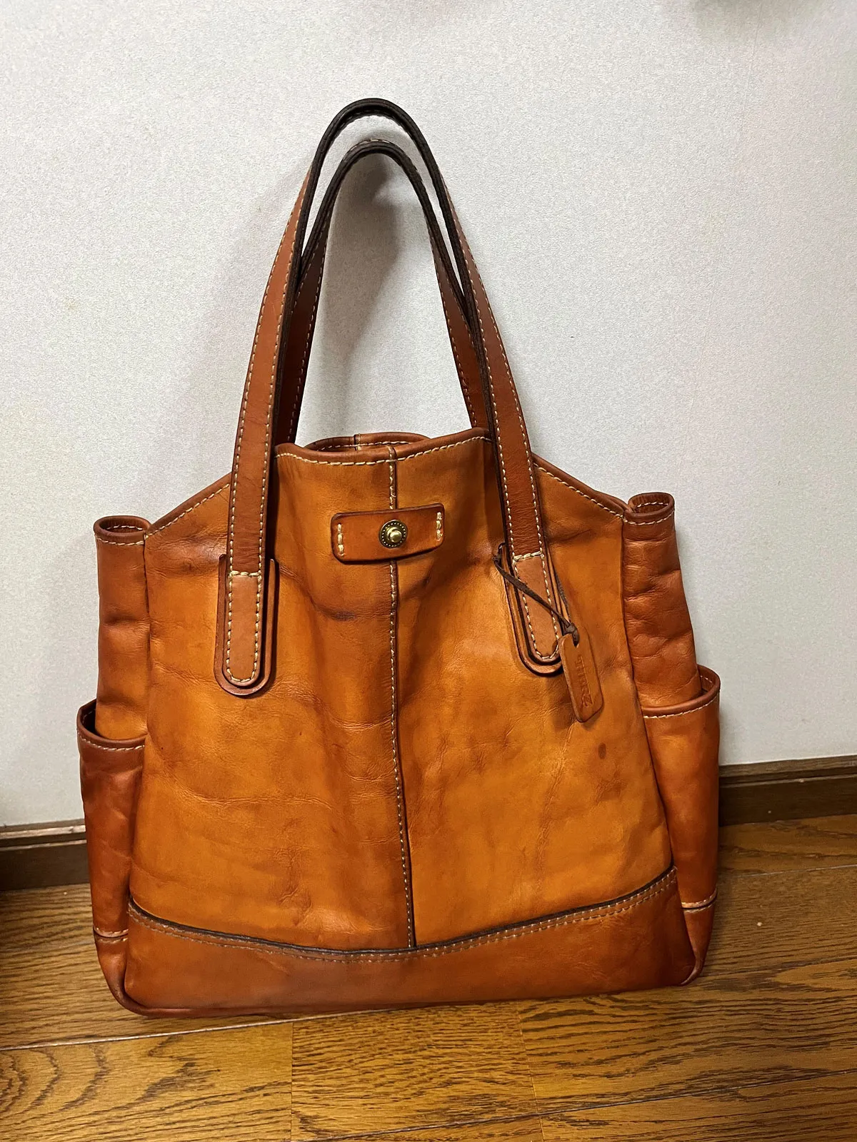 HERZ 女性の普段使いトート　タテ型　チョコ ヘルツ 女性の普段使いトート タテ型 HERZ 女性の普段使いトート タテ型