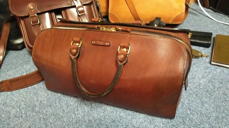 HERZ レザー ボストンバッグ ブラウン 鞄・レザーバッグ | 日本の革製品ブランド / 革鞄のHERZ(ヘルツ