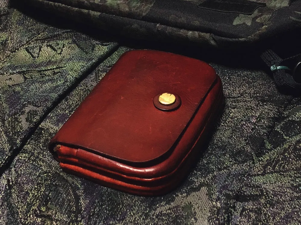 ヘルツ 普段使いのトラベルウォレット 二つ折り財布 はるのおすすめ