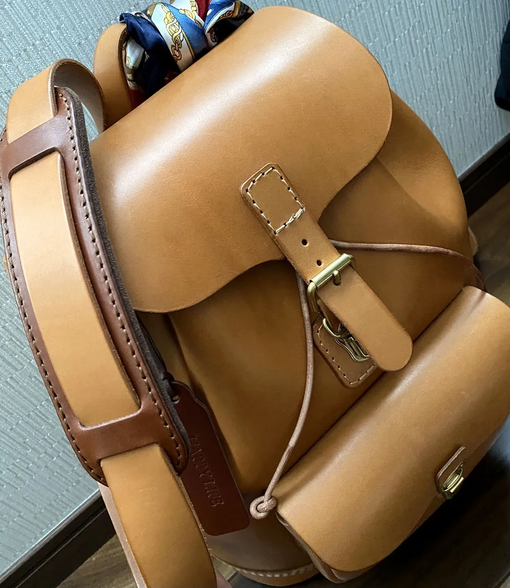 ヘルツ　スタンダードなリュック　ブラック　バックパック リュックの原型ともいえるスタンダードなレザーリュック / 革鞄