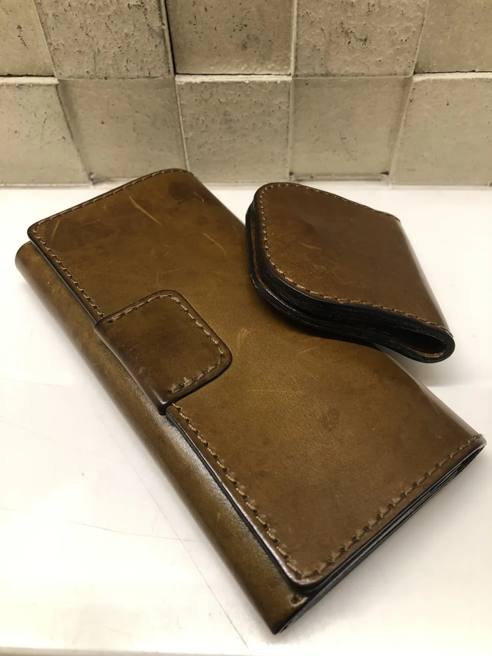 未使用　HERZ ヘルツ　長財布　トラベルウォレット　革　ジップ　ボタン　金　黒 HERZ - ヘルツ／HERZ 長財布 財布 ウォレット メンズ 男性 男性