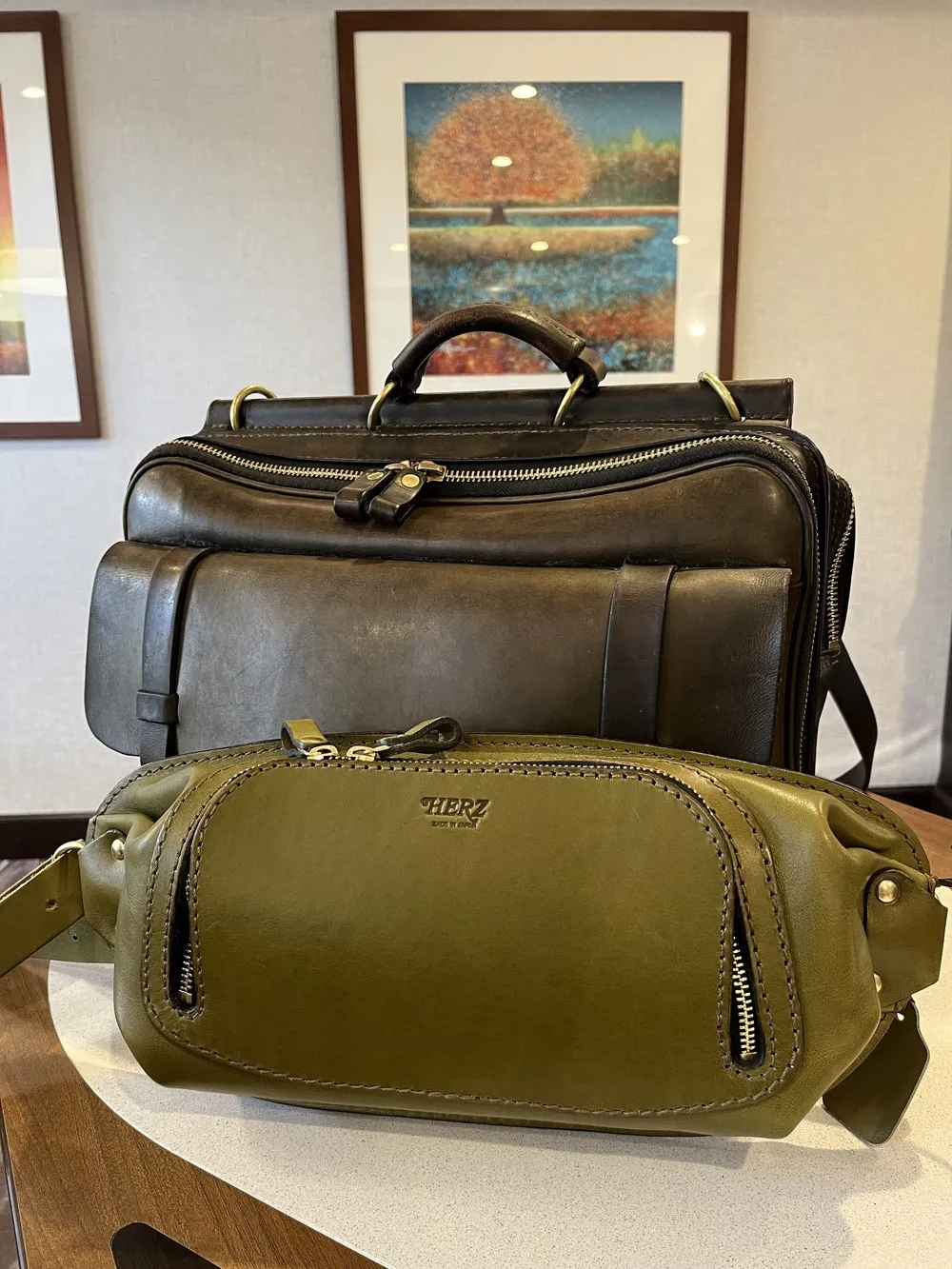 出張鞄としても使える二部屋収納の棒屋根2wayビジネスバッグ