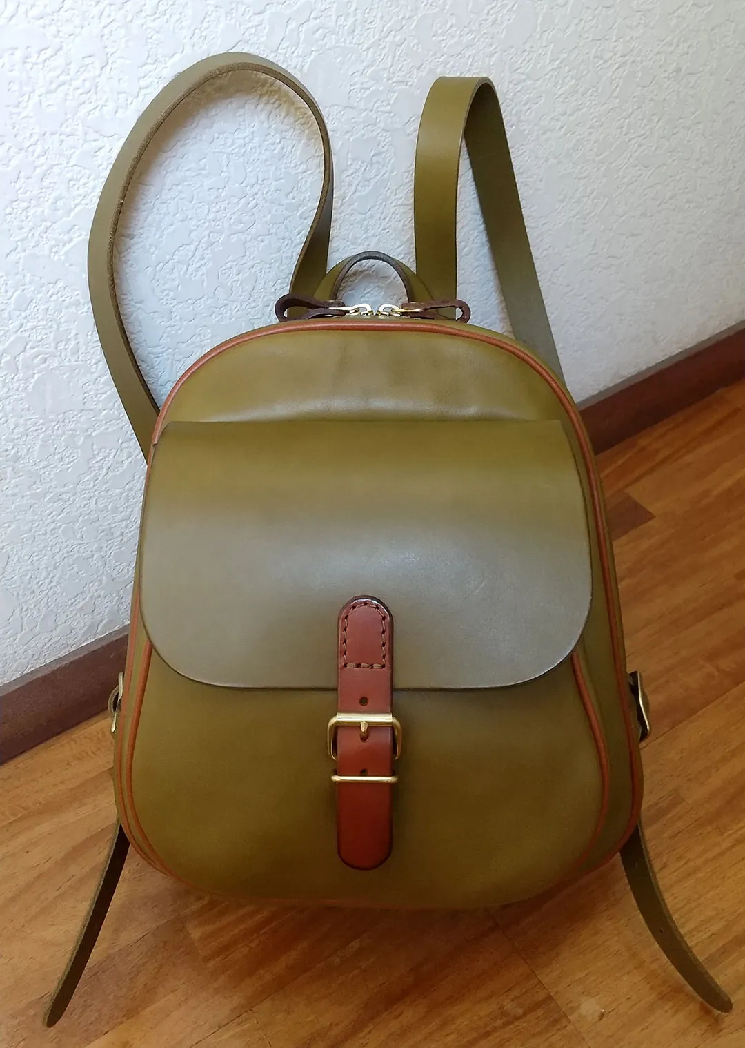 ヘルツ【限定カフェモカ】前ポケミニリュック ヘルツ【限定カフェモカ】前ポケミニリュック コロンとした