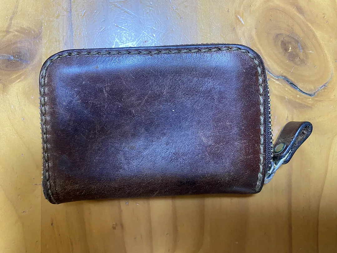 手のひらサイズで収納力抜群のコンパクト財布 / 革鞄のHERZ