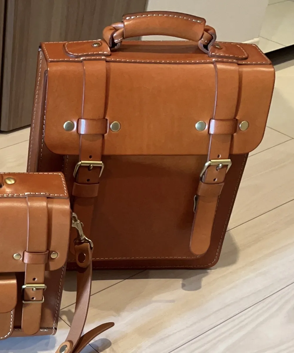 極美品】HERZ 5ポケット 2way ショルダーバッグ A−13 Lサイズ 5つの