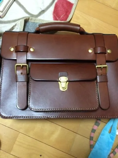 飽きずに長く使える学生鞄風の2way本革ビジネスバッグ / 革鞄の
