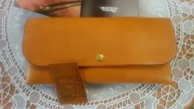 本のように開くカードポケットで大容量の長財布 / 革鞄のHERZ