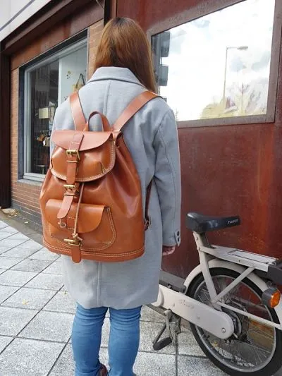 herz リュック ハードレザーで豪快に仕上げた迫力のリュックサック / 革鞄の