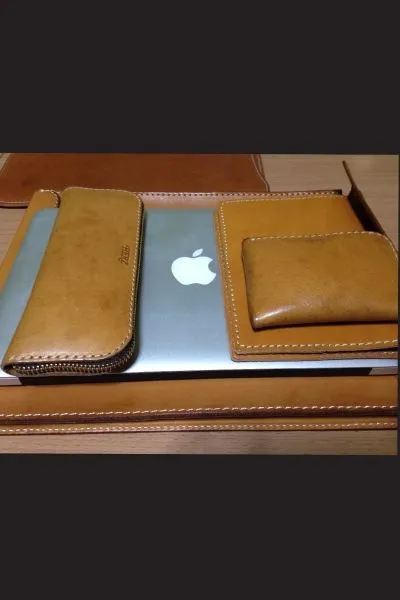 大切な書類の持ち運びに最適な封筒型クラッチバッグ・A4対応