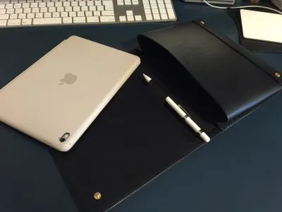 HERZ（ヘルツ）iPadも入るトラベルパットホルダー　KB-1 ブラック HERZ（ヘルツ）iPadも入るトラベルパットホルダー KB-1 ブラック
