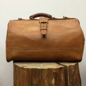 総革が映えるクラシックデザインの口枠ボストンバッグ / 革鞄の