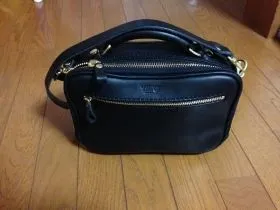 両開きファスナー式のソフトレザー2wayミニショルダーバッグ / 革鞄の