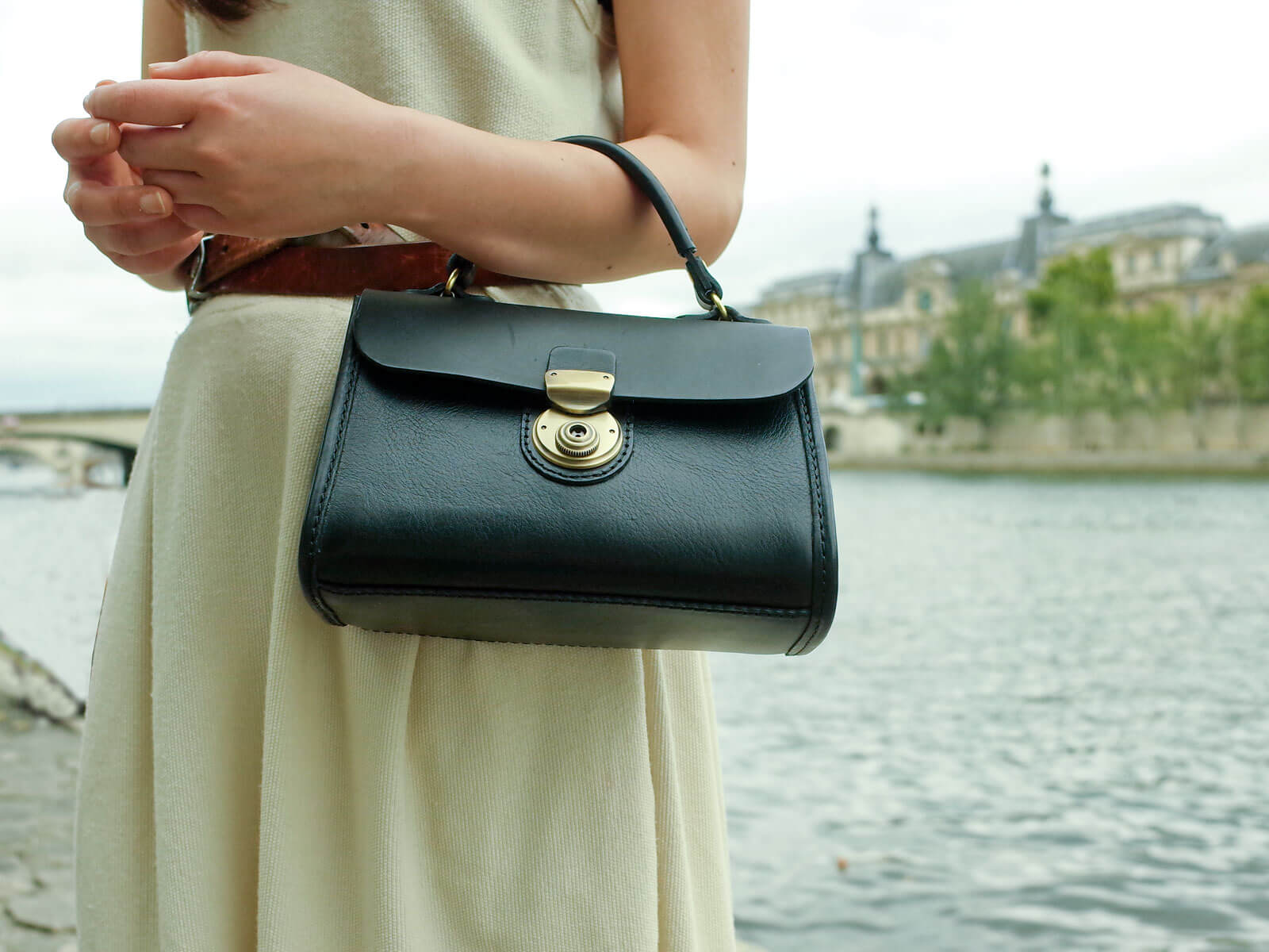 HERZ ミニボストンバッグ（WH-406） 革にウォッシュ加工を施した普段使いのミニボストン / 革鞄の