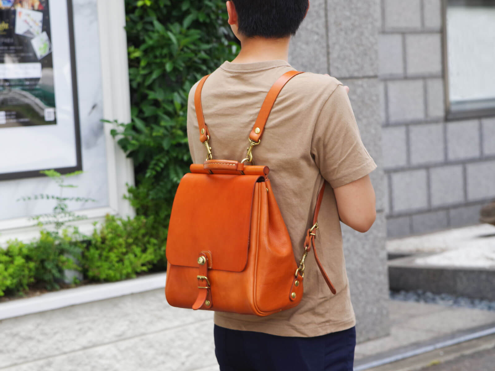 レディースリュックとしてオススメの棒屋根ぽってリュック / 革