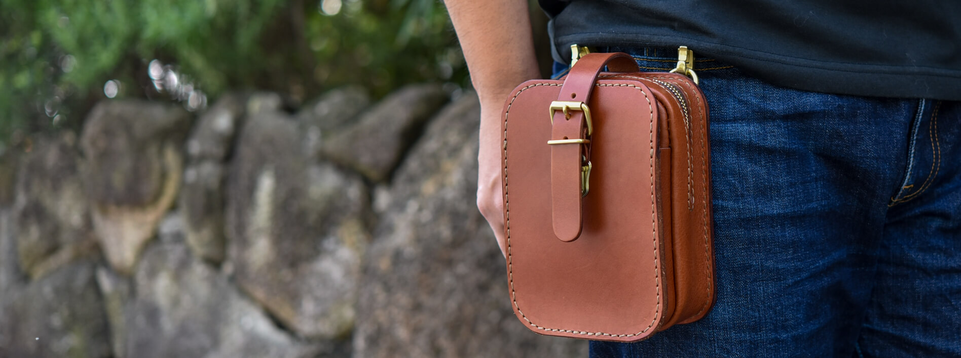 タグ付き新品ヘルツherz ベルトポーチ メディスンバッグ 黒 タグ付き新品ヘルツherz ベルトポーチ メディスンバッグ 黒 タグ