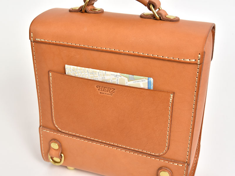 パルガミニリュック(R-24)　後面ポケット収納