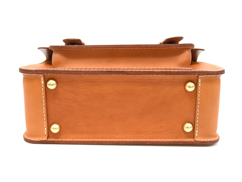 厚革で豪快に仕上げた二本ベルト2wayショルダーバッグ / 革鞄のHERZ