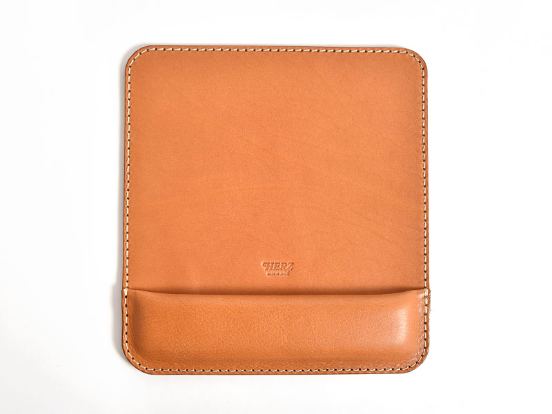 リストレスト付きの本革クッションマウスパッド / 革鞄のHERZ(ヘルツ