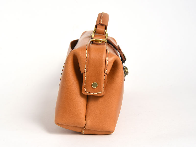 横長で荷物が入れやすいメロディカダレス / 革鞄のHERZ(ヘルツ)公式通販