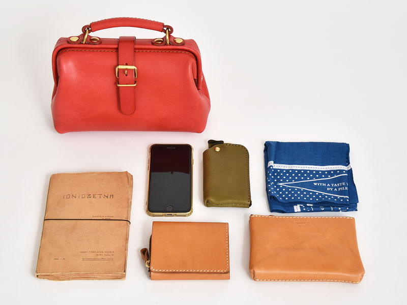 ダレスバッグをリサイズした人気のミニソフトダレス / 革鞄の