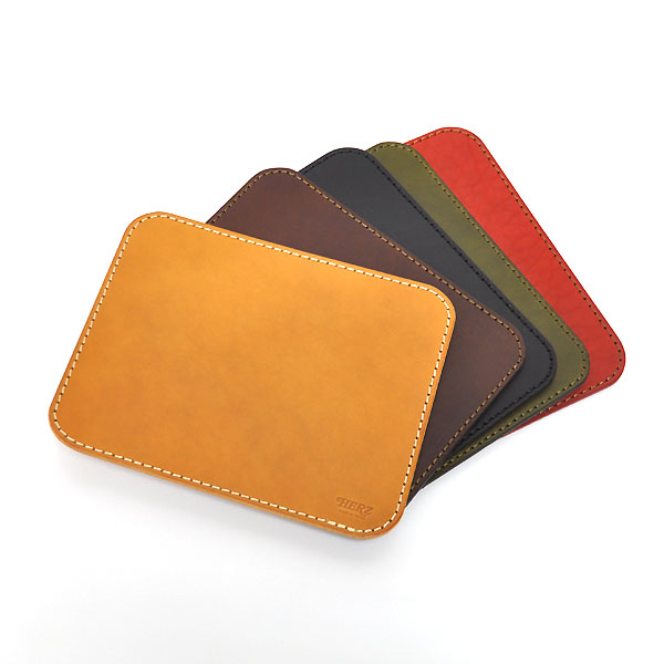 革の風合いを楽しめるハードレザーの一枚革マウスパッド / 革鞄のHERZ