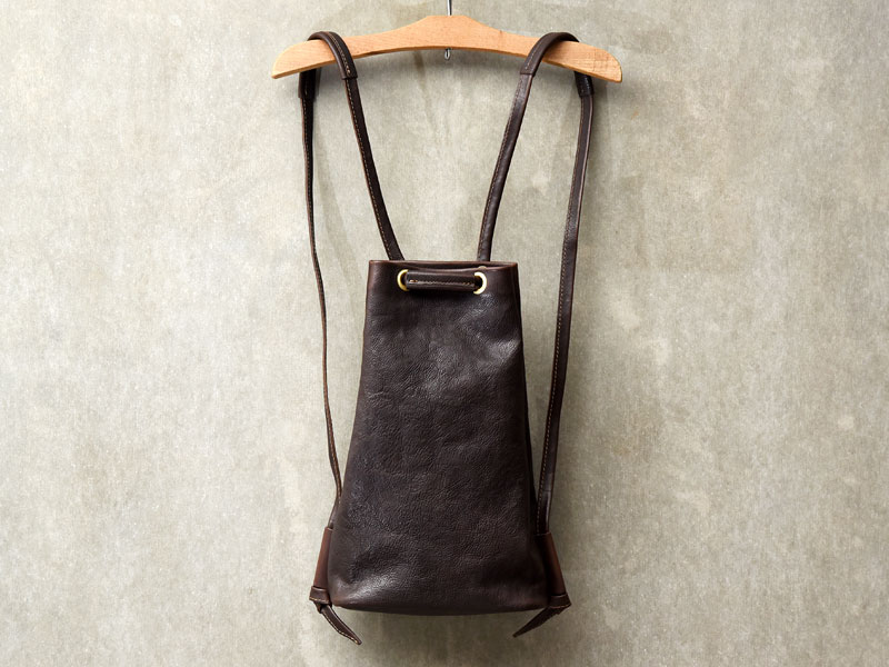 イタリアンレザーで作ったクラシカルなナップサック / 革鞄のHERZ