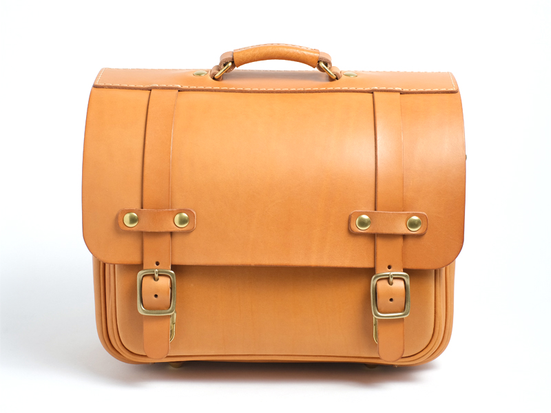 ヘルツ　ランドセル 大人のランドセルとしても使えるクラシックな横型鞄 / 革鞄のHERZ