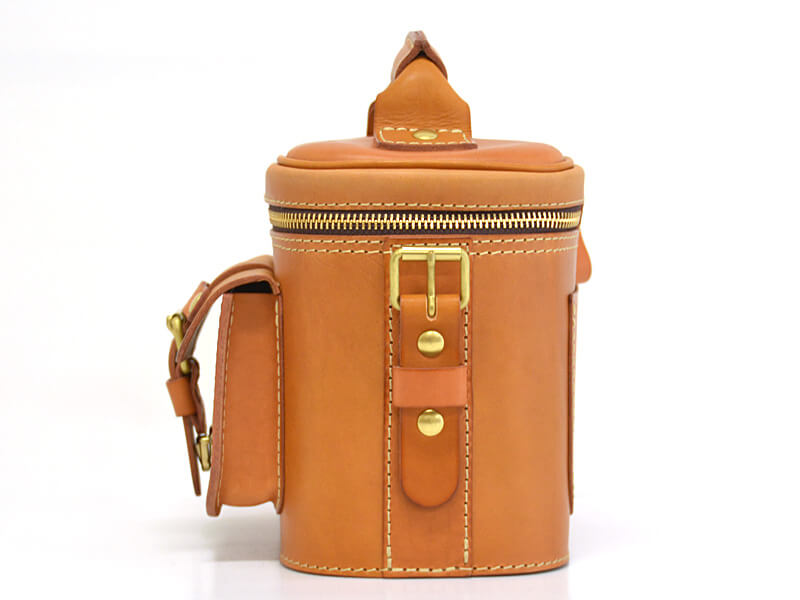 HERZ創業当時から作っている厚革仕上げの本格派一眼レフカメラバッグ