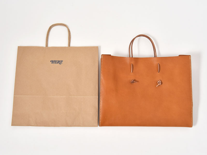 シンプルで使いやすい紙袋を革で作った革紙袋 / 革鞄のHERZ(ヘルツ