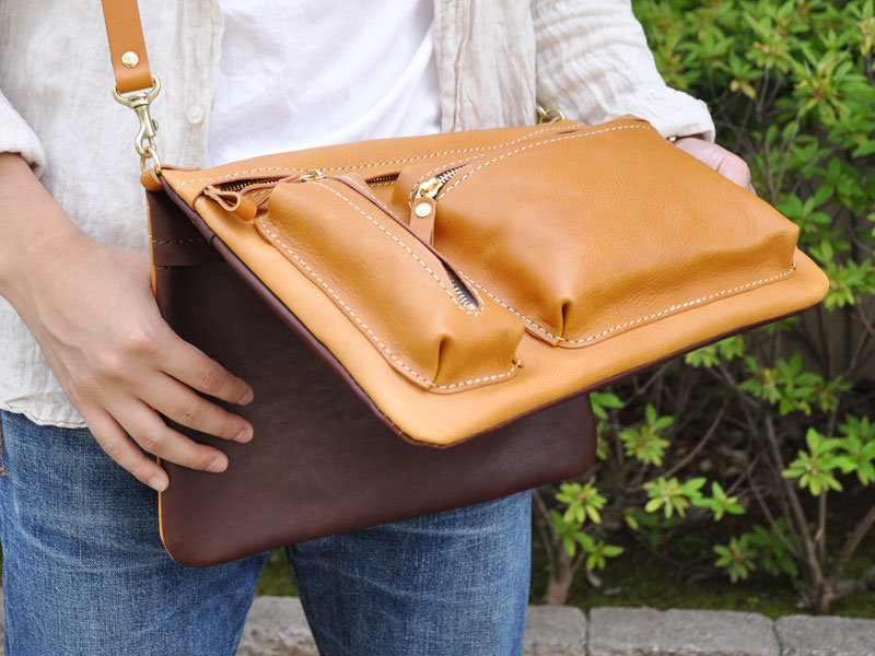 リバーシブルショルダーバッグ・ワイドタイプ(CK-125)　内側を表に実践1