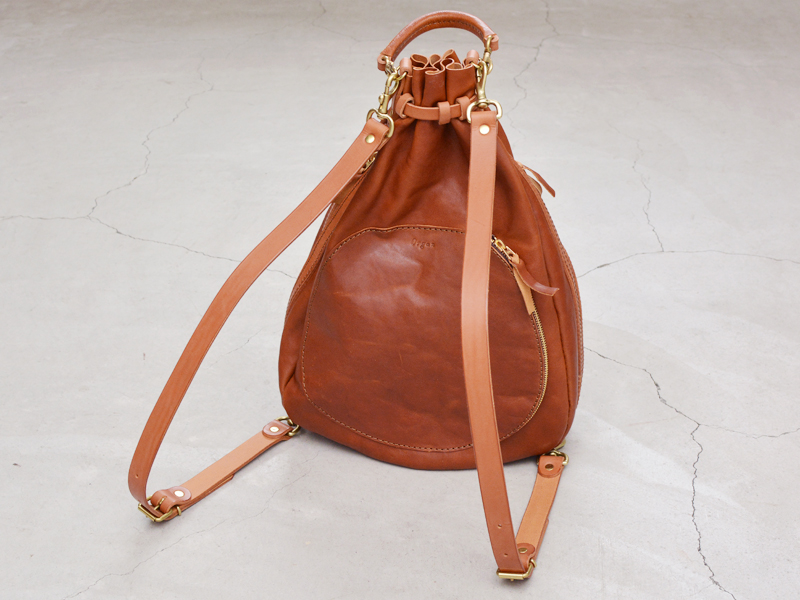 気球の形をソフト革で表現したイタリア革のバルーンリュック / 革鞄の