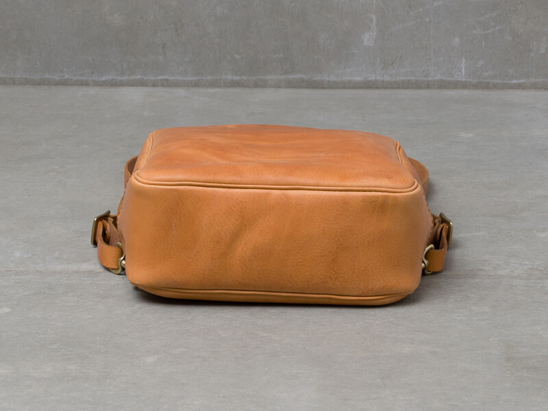 ビジネスリュック(M-10)　底面