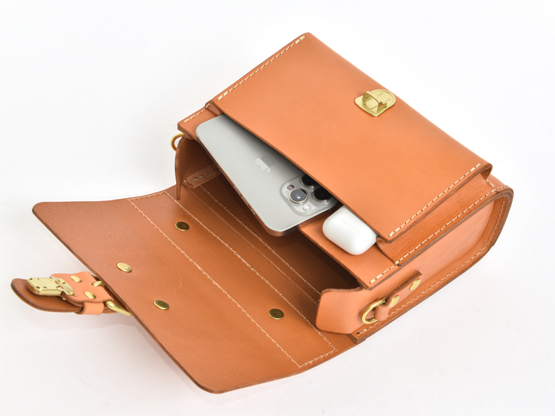 一本ベルト3wayミニサッチェルバッグ(ASB-2538)　前ポケット収納