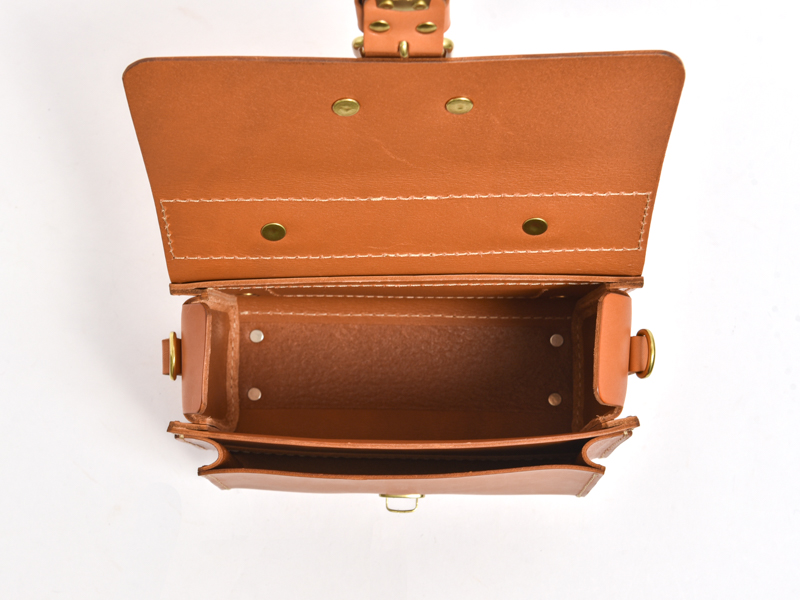 一本ベルト3wayミニサッチェルバッグ(ASB-2538)　収納部