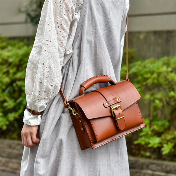 クラシックデザインでメンズレディース問わずにおすすめの2wayミニ