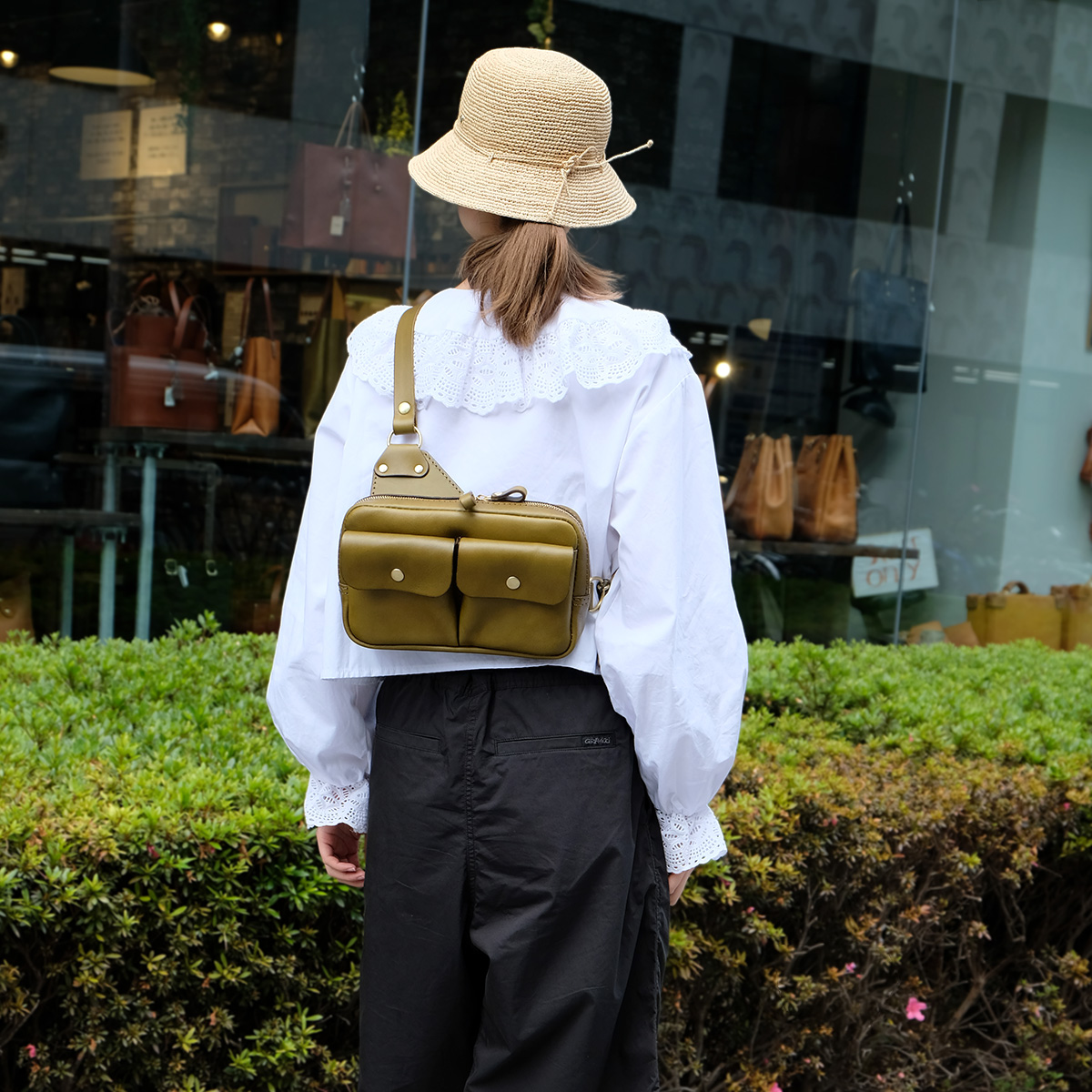 チェストバッグ(F-10)　グリーンレディース着用