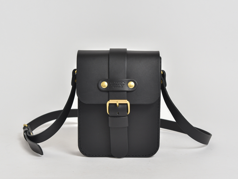 一本ベルトのクラシカルショルダーバッグ(NSB-288)　前面