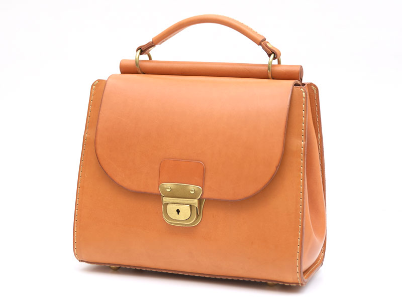 レディースにもオススメの棒屋根2wayクラシックショルダー / 革鞄の