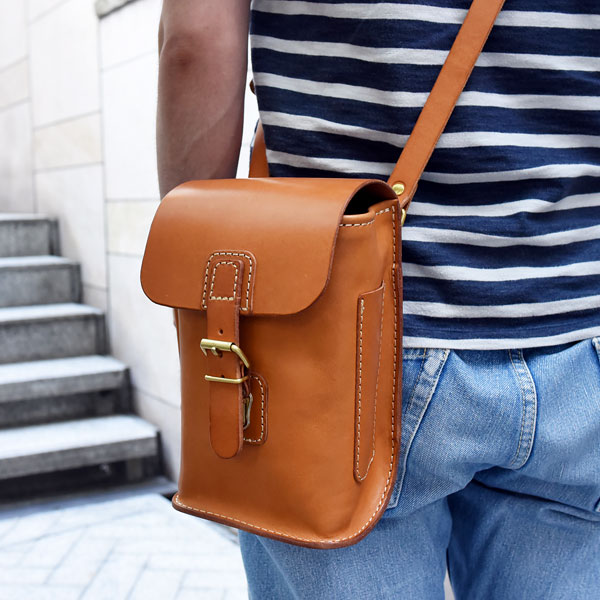 革の厚みを分けて作ったコンビレザーのショルダーバッグ / 革鞄のHERZ