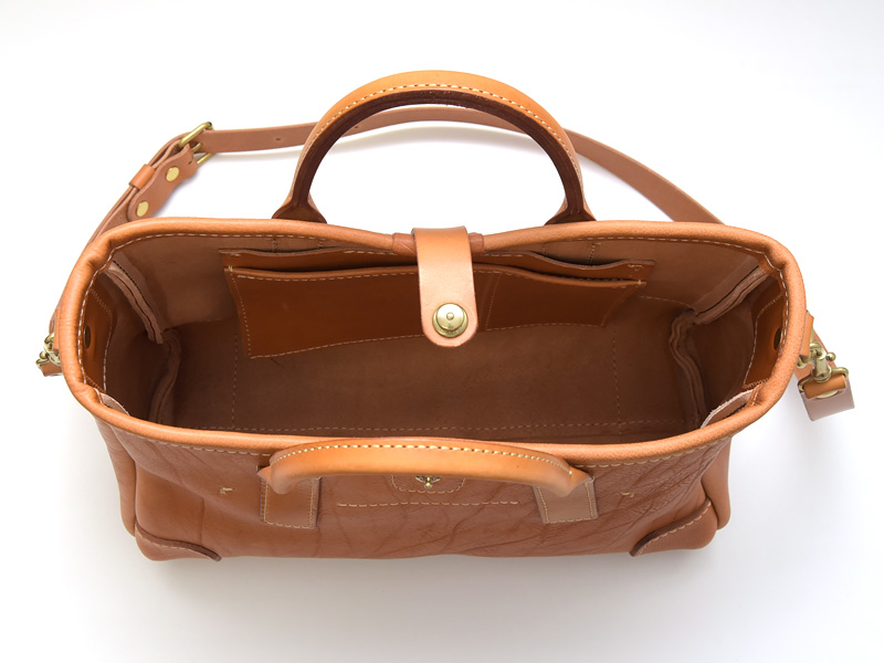 分厚くて柔らかいタンドー革を使った横型2wayトートバッグ / 革鞄の