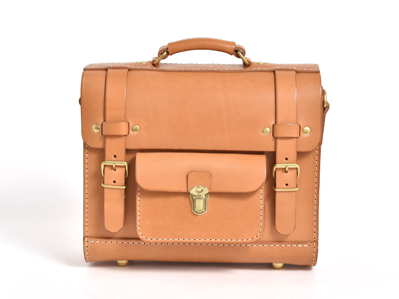 リュックにもショルダーにもなるカルテラミニ3wayバッグ / 革鞄のHERZ