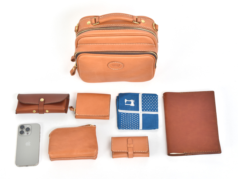 メンズ・レディース問わずで使えるファスナー式の2wayショルダーバッグ