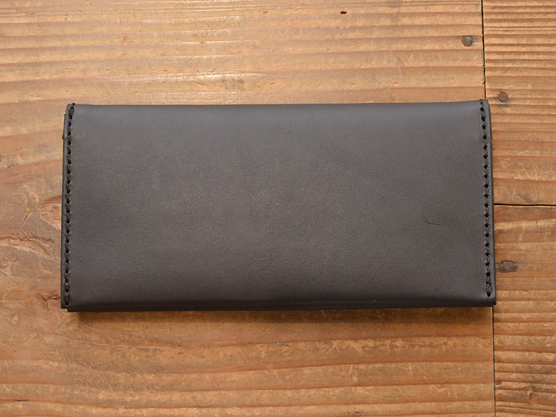 カードとお札収納に特化したミネルバリスシオ革の長財布 / 革鞄のHERZ