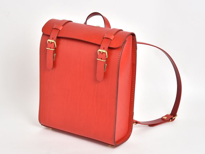 み*る様 極美品☆HERZ ヘルツ 流線型リュック レッド 流線型リュック(R