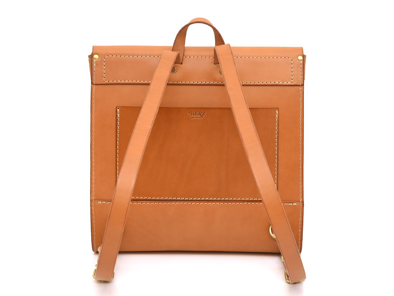 毎日背負いたくなる普段使いの本革フラップリュック / 革鞄のHERZ