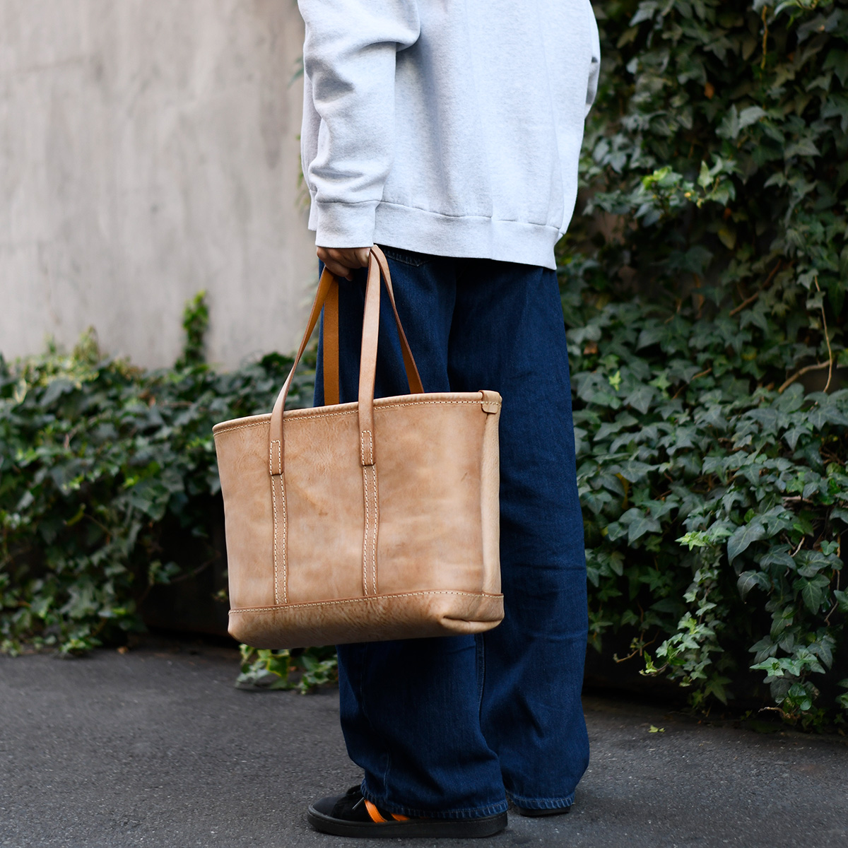 ケルントート(NSB-332)　Mサイズキャメル　男性着用1