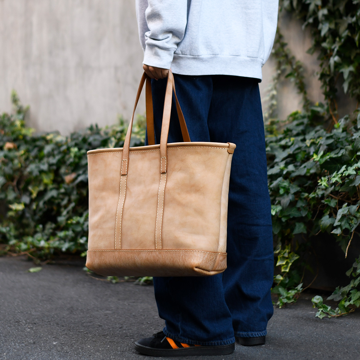 ケルントート(NSB-332)　Lサイズキャメル　男性着用1