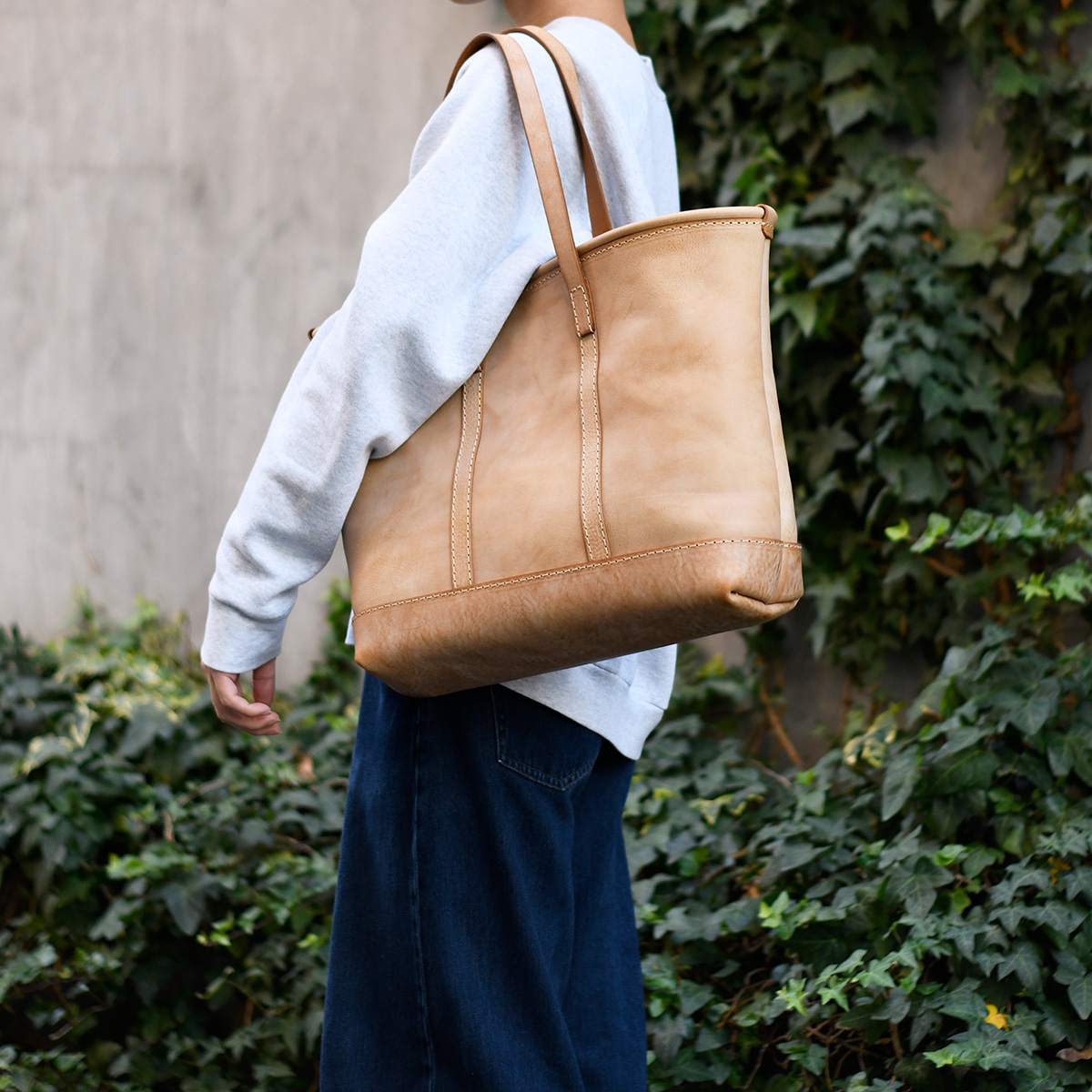 ケルントート(NSB-332)　Lサイズキャメル　男性着用2