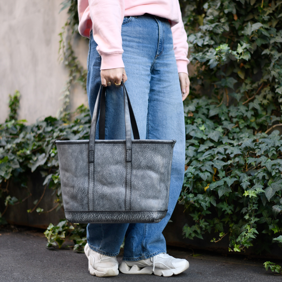 ケルントート(NSB-332)　Mサイズブラック　女性着用1